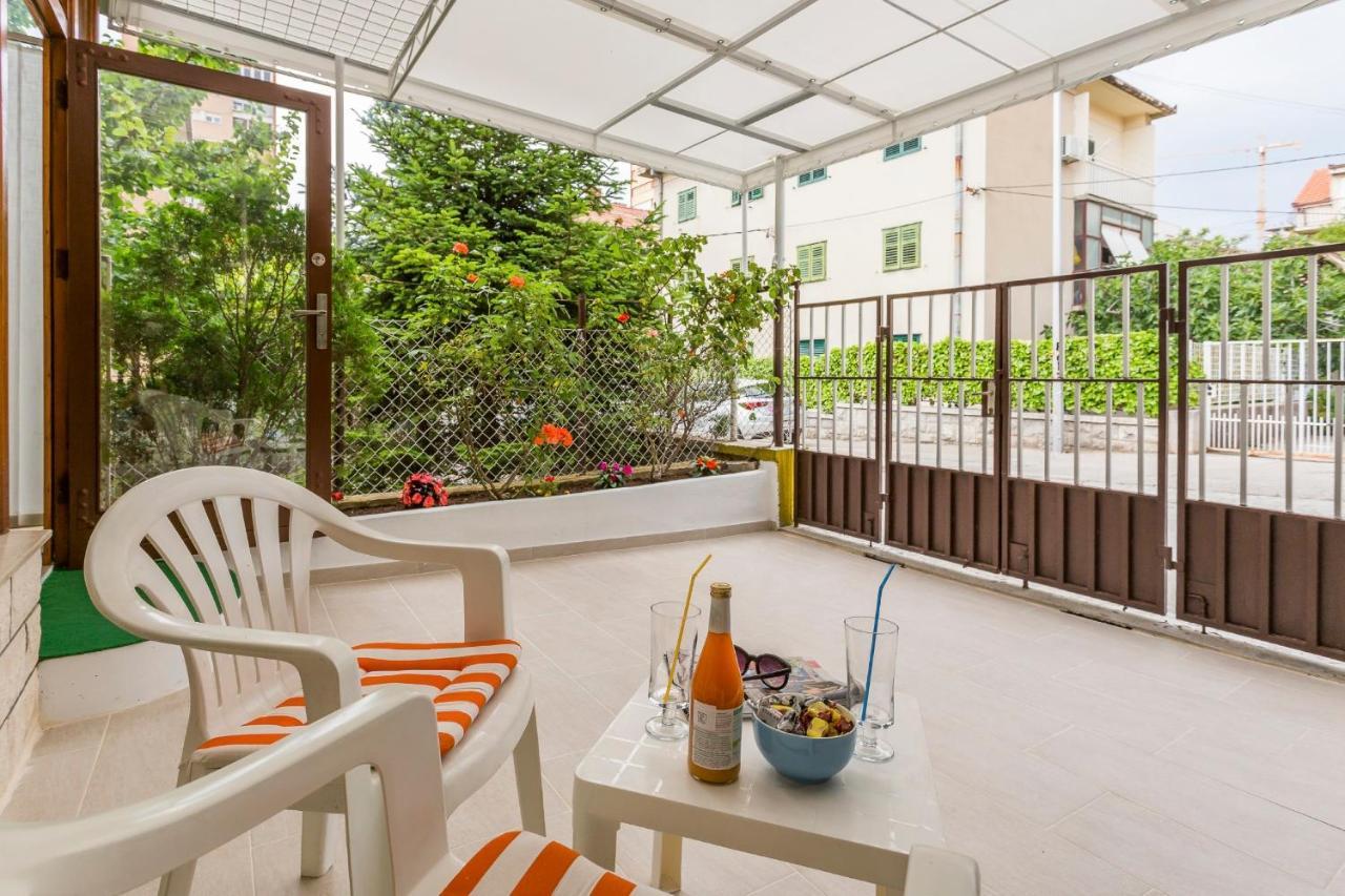 Comfortable Modern Studio With Shaded Patio سبليت المظهر الخارجي الصورة