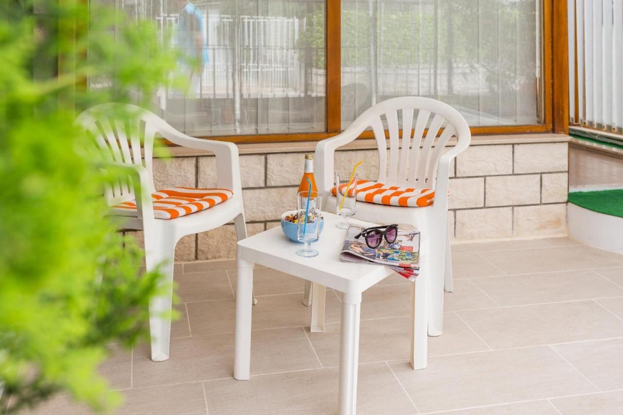 Comfortable Modern Studio With Shaded Patio سبليت المظهر الخارجي الصورة