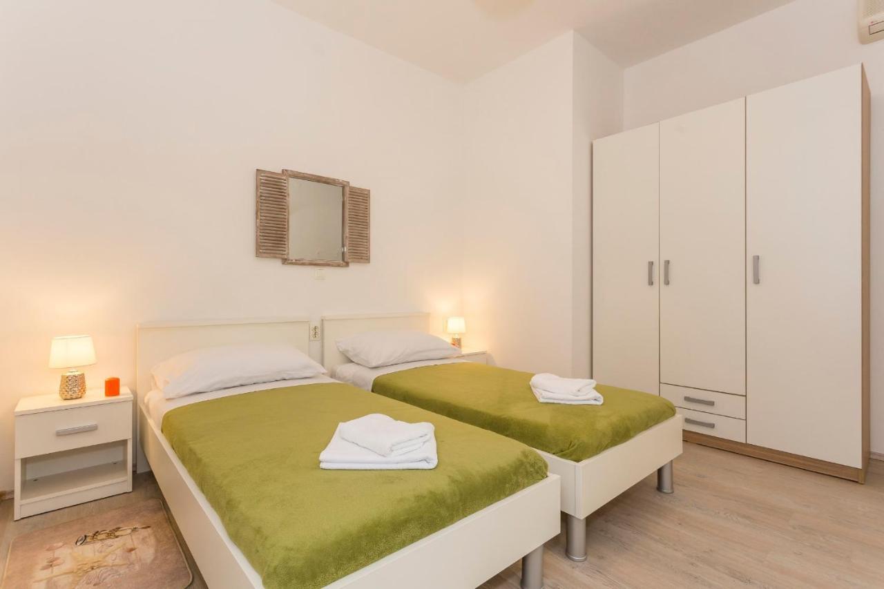 Comfortable Modern Studio With Shaded Patio سبليت المظهر الخارجي الصورة
